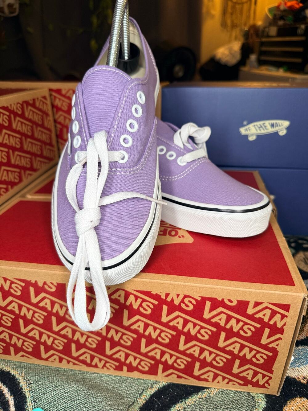 BRAND NEW Vans Authentic Chalk Violet/True White Men 8/Women 9.5
